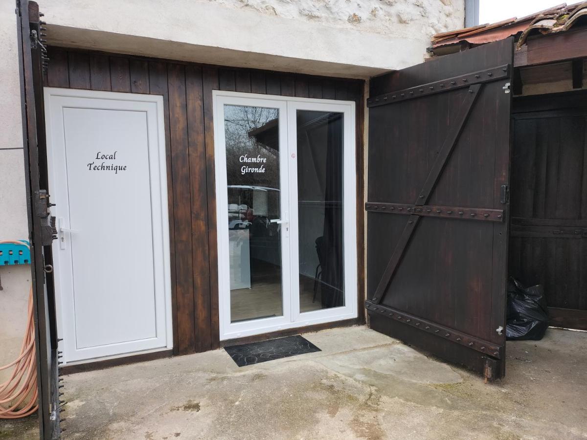 Chambre D'Hotes Naturiste Le Jardin Des Hirondelles Blanzaguet-Saint-Cybard Exterior foto