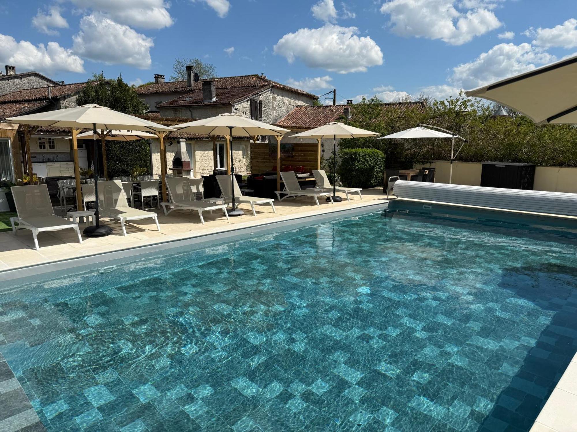 Chambre D'Hotes Naturiste Le Jardin Des Hirondelles Blanzaguet-Saint-Cybard Exterior foto